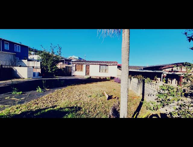 2 BEDROOM FREESTANDING FOR SALE IN BOMBAY HEIGHTS